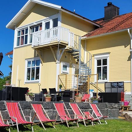 Hotell Floras Tradgard Öregrund Екстериор снимка