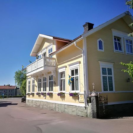 Hotell Floras Tradgard Öregrund Екстериор снимка